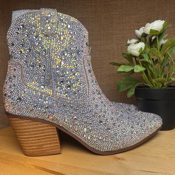 NWT CUSHIONAIRE Women's Bravo Rhinestone Western Boots with +Memory Foam,6.5W 🌟🌟 - Picture 10 of 17